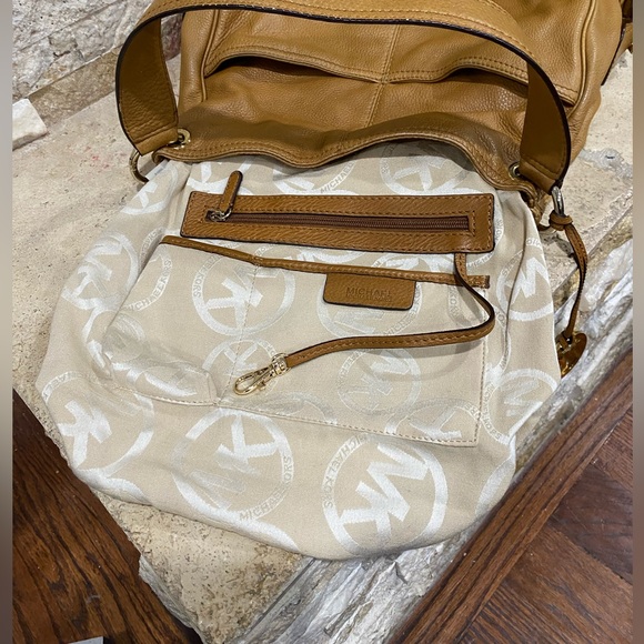 Michael Kors Tan Pebbled Leather Two Zipper Double Pockets Shoulder Handbag - Picture 8 of 11